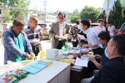 陽新縣開展“送農資、送政策、送技術”下基層活動，同步提供法律咨詢助力鄉村振興